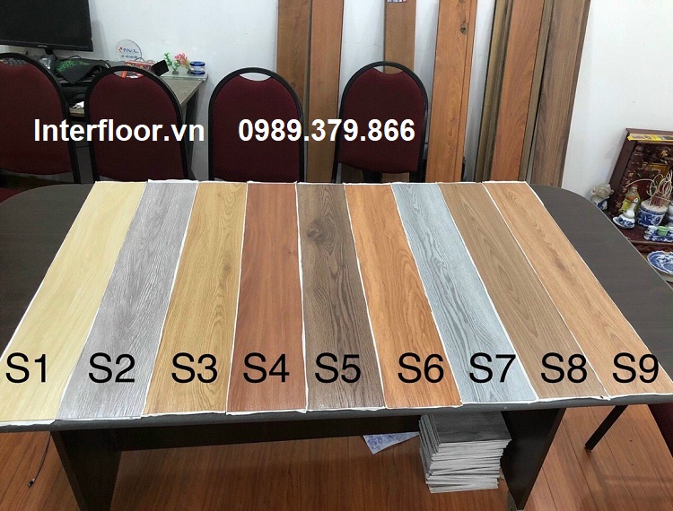 Màu sàn nhựa bóc dán keo sẵn